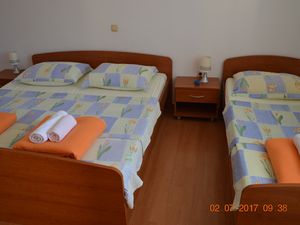 23927565-Ferienwohnung-4-Jakišnica-300x225-4