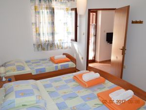 23927565-Ferienwohnung-4-Jakišnica-300x225-4