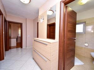 23844502-Ferienwohnung-4-Jasenice-300x225-2