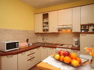 18955260-Ferienwohnung-7-Jasenice-300x225-5