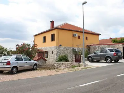 Ferienwohnung für 9 Personen in Jasenice 3/10