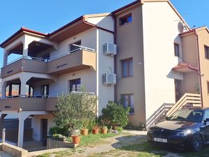 23365270-Ferienwohnung-6-Jasenice-300x225-3