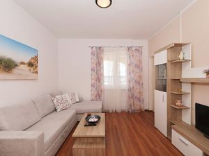 21730779-Ferienwohnung-6-Jasenice-300x225-4