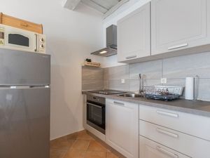 23129263-Ferienwohnung-4-Jasenice-300x225-3