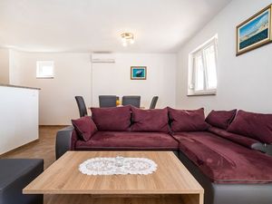 23387097-Ferienwohnung-6-Jasenice-300x225-5