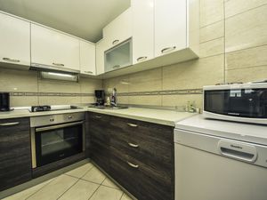 23859300-Ferienwohnung-8-Jasenice-300x225-1