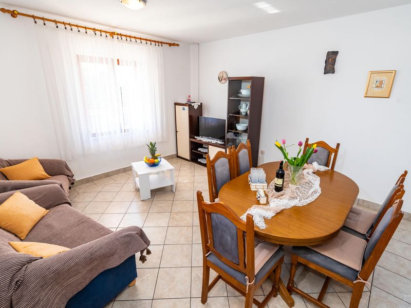 23744368-Ferienwohnung-6-Jasenice-800x600-2