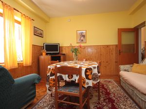 18955260-Ferienwohnung-7-Jasenice-300x225-1