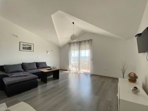 19126339-Ferienwohnung-6-Jasenice-300x225-1