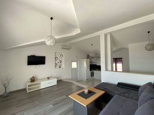 19126339-Ferienwohnung-6-Jasenice-300x225-2