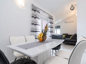 Ferienwohnung für 6 Personen (97 m²) in Jasenice