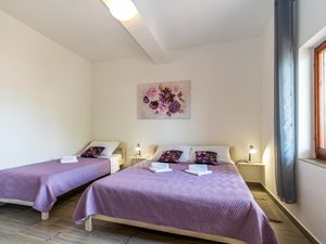 23742828-Ferienwohnung-6-Jasenice-300x225-3