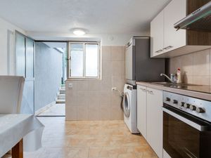 23837278-Ferienwohnung-4-Jasenice-300x225-1