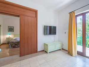 22448415-Ferienwohnung-4-Jelsa-300x225-1