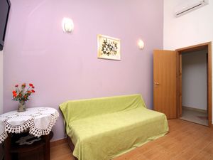 18322422-Ferienwohnung-4-Jelsa-300x225-3