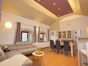 Ferienwohnung für 8 Personen (91 m²) in Jelsa