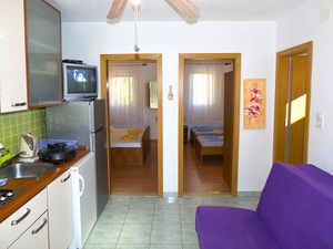 18520133-Ferienwohnung-5-Jelsa-300x225-2