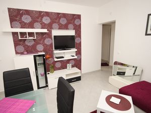 18564631-Ferienwohnung-4-Jelsa-300x225-2