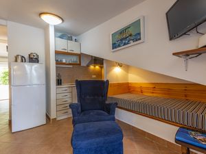 18791309-Ferienwohnung-4-Jelsa-300x225-3