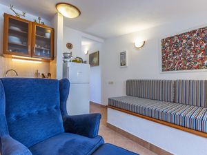 18791311-Ferienwohnung-4-Jelsa-300x225-4