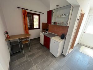 23925631-Ferienwohnung-2-Jelsa-300x225-1