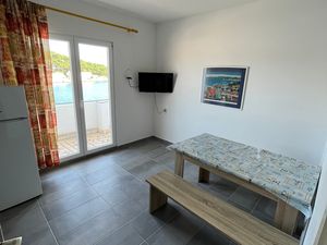 23925630-Ferienwohnung-6-Jelsa-300x225-1