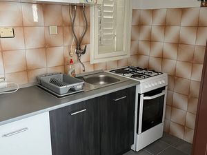 23925630-Ferienwohnung-6-Jelsa-300x225-3