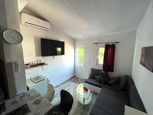 23925634-Ferienwohnung-4-Jelsa-300x225-1