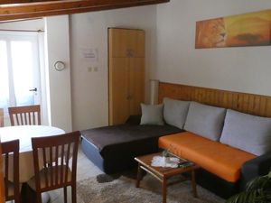 24014204-Ferienwohnung-4-Jelsa-300x225-1