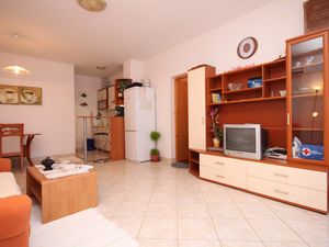 23934193-Ferienwohnung-2-Jelsa-300x225-3