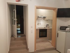 23933200-Ferienwohnung-3-Jelsa-300x225-2