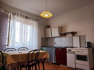 23927922-Ferienwohnung-4-Jelsa-300x225-3