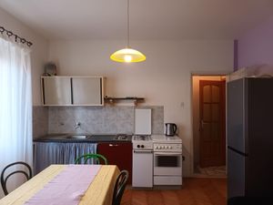 23927922-Ferienwohnung-4-Jelsa-300x225-4