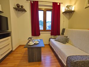 23930464-Ferienwohnung-3-Jelsa-300x225-1