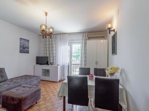 23927423-Ferienwohnung-4-Jelsa-300x225-5