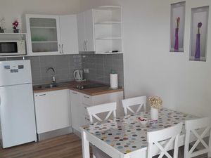 24058704-Ferienwohnung-5-Jelsa-300x225-1