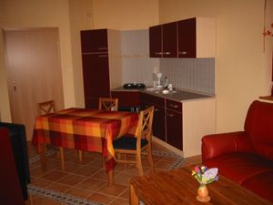 22276111-Ferienwohnung-4-Jena-300x225-3