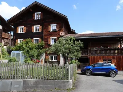 Ferienwohnung für 2 Personen in Jenaz 4/10