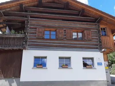 Ferienwohnung für 2 Personen in Jenaz 5/10
