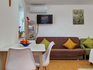 23142145-Ferienwohnung-4-Jesenice na Dolenjskem-300x225-3