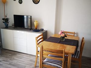 19127008-Ferienwohnung-2-Jezera-300x225-4