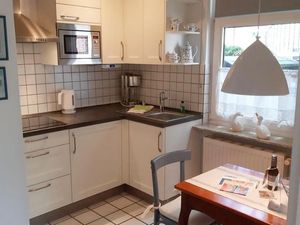 23828000-Ferienwohnung-2-Juist-300x225-3