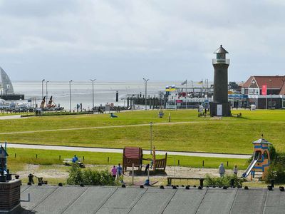 Ausblick aus dem Wohnzimmer Richtung Wattenmeer / Hafen