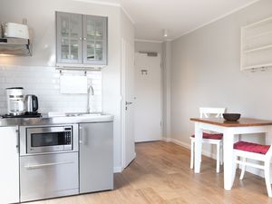 23917342-Ferienwohnung-2-Juist-300x225-2