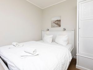 23917348-Ferienwohnung-2-Juist-300x225-2