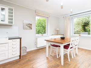 23917354-Ferienwohnung-4-Juist-300x225-1