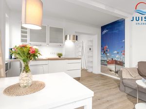 23953380-Ferienwohnung-2-Juist-300x225-0