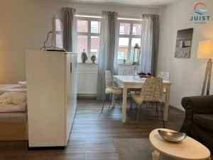 24018159-Ferienwohnung-4-Juist-300x225-3