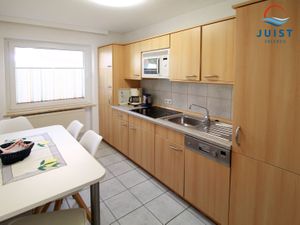 23884748-Ferienwohnung-4-Juist-300x225-3