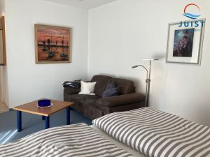 23884755-Ferienwohnung-2-Juist-300x225-1